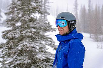 Snowboard helmet with Smith goggles